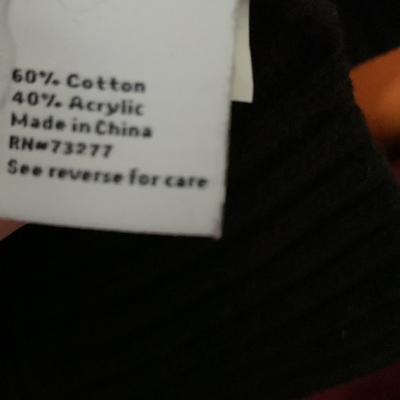 🚨SOLD ELSEWHERE!🚨Men’s Bold Houndstooth Turtleneck Sweater with Drop Sleeve - Picture 4 of 5